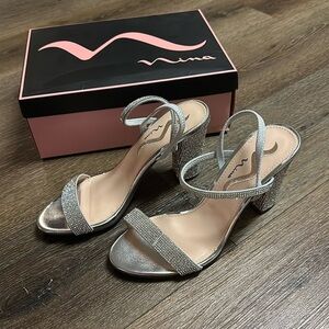 Like new! Nina sparkly heels